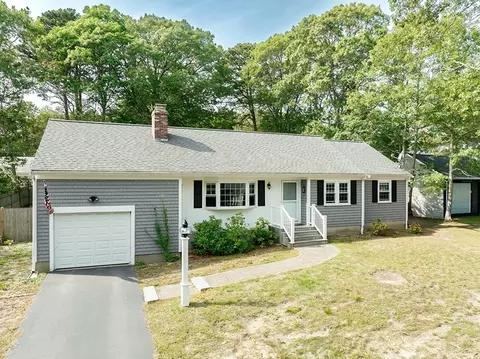 105 Webbers Path, Yarmouth, MA 02673