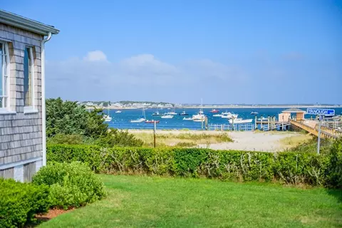 172 Irving Ave, Hyannis, MA 02601