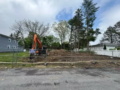 32 Stoughton Ave, Webster, MA 01570 photo 3