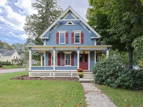 99 Pleasant St, Franklin, MA 02038