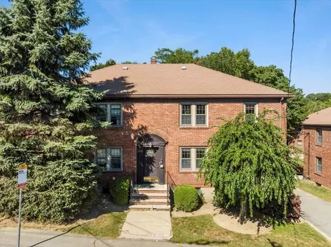 9 Common St #3, Quincy, MA 02169