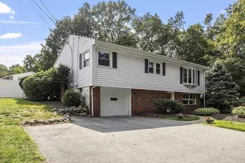 92 Goodale St, Peabody, MA 01960