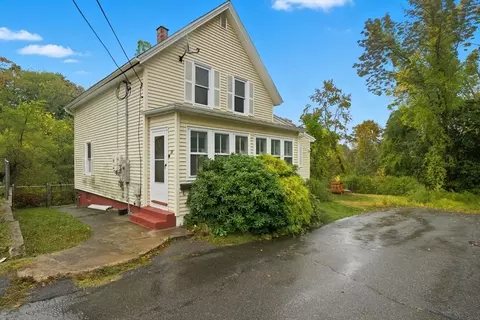 28 Ford St, Gardner, MA 01440