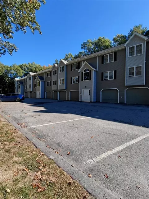 124 Tennis Plaza Rd #51, Dracut, MA 01826