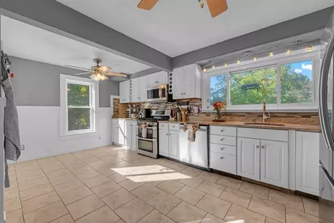 152 North St, Ware, MA 01082 photo 9
