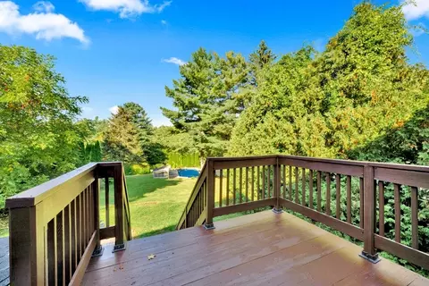 152 North St, Ware, MA 01082 photo 2