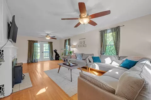 152 North St, Ware, MA 01082 photo 14