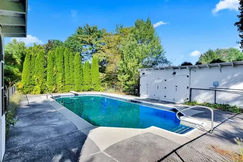 152 North St, Ware, MA 01082 photo 6