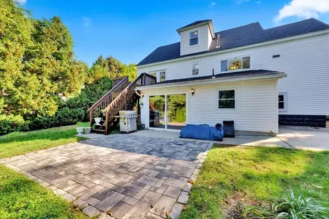 152 North St, Ware, MA 01082 photo 4