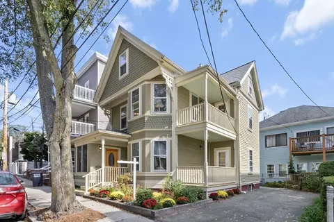 14 Moore St, Somerville, MA 02144