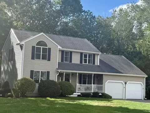 76 Twin Brook Ln, Taunton, MA 02780