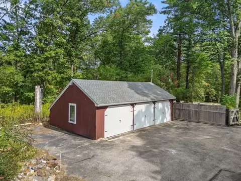 Exterior - 182 Georgetown Rd, Boxford, MA 01921 photo 6 of 11