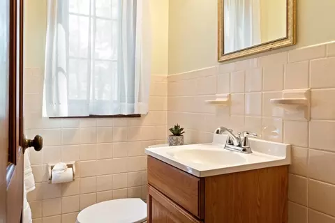 Bath - 182 Georgetown Rd, Boxford, MA 01921 photo 1 of 5