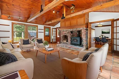 Living - 182 Georgetown Rd, Boxford, MA 01921 photo 5 of 6