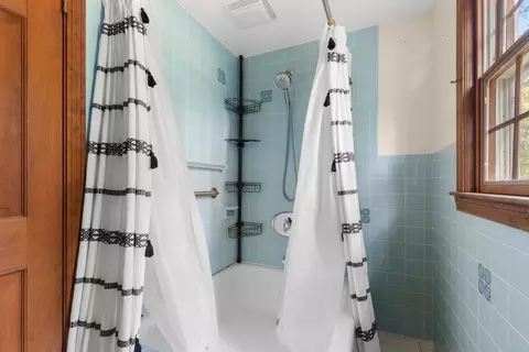 Bath - 182 Georgetown Rd, Boxford, MA 01921 photo 5 of 5