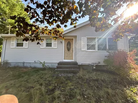7 Yale St, Groveland, MA 01834