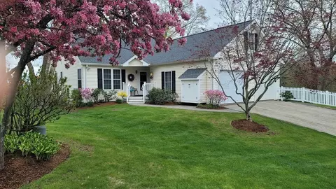 21 William Onthank Ln #21, Southborough, MA 01772