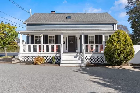 214 Lynn St, Peabody, MA 01960