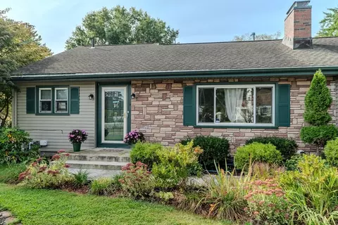15 Burns Ave, Springfield, MA 01119 photo 2