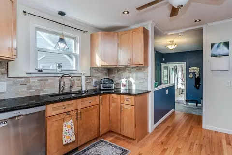 15 Burns Ave, Springfield, MA 01119 photo 14