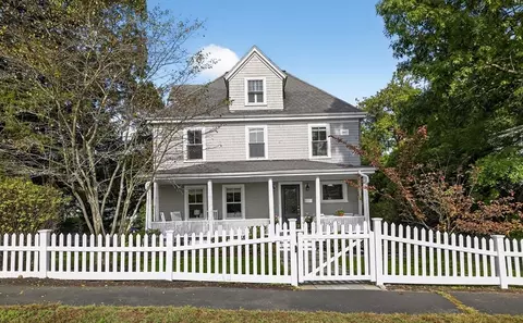 42 Calvin Rd, Wellesley, MA 02481