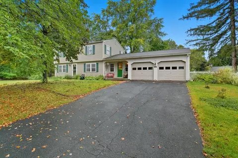 551 West St, Amherst, MA 01002