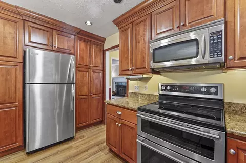 Kitchen - 11 Fox Run, Townsend, MA 01474 photo 3 of 5