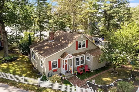 20 4th Ln, Chelmsford, MA 01824