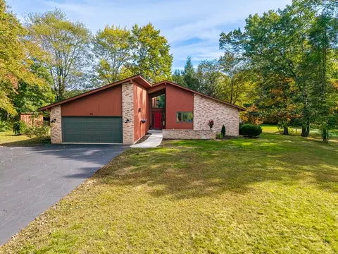 40 Heritage Ln, Westfield, MA 01085