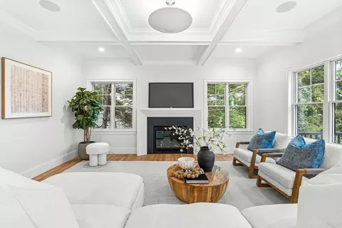 129 Lawton Rd, Needham, MA 02492 photo 5