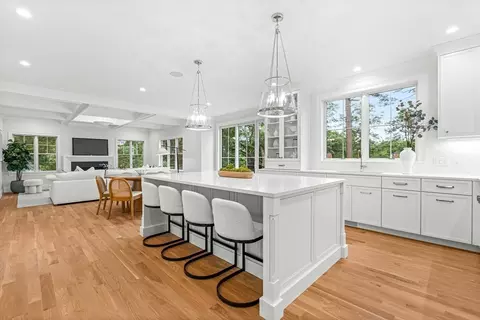 129 Lawton Rd, Needham, MA 02492 photo 4