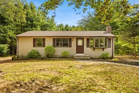 482 Staples St, Taunton, MA 02718