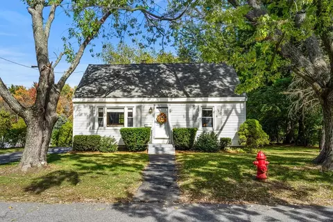 52 Bigelow St, Lowell, MA 01852