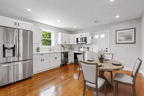 8 Elm St # R, Peabody, MA 01960