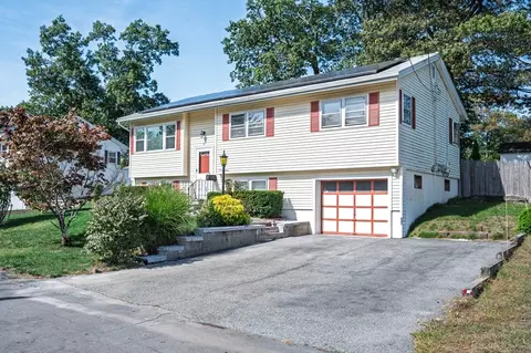 5 Marc Ln, Lawrence, MA 01843
