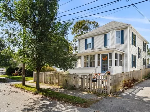 8 Arlington Ave, Beverly, MA 01915