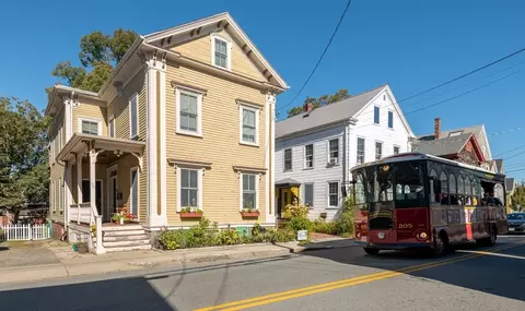 36 Essex St #1, Salem, MA 01970