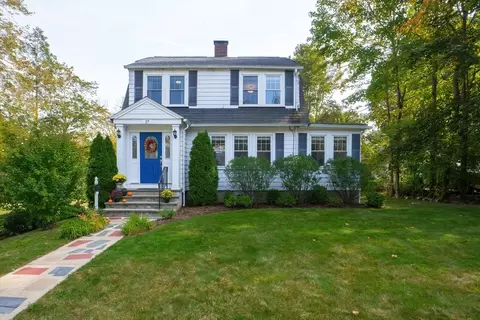 17 Charles St, Walpole, MA 02081