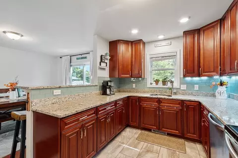 4 Crest Ave, Worcester, MA 01607 photo 17
