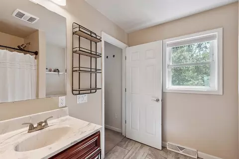 4 Crest Ave, Worcester, MA 01607 photo 30