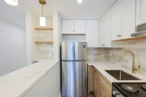 3 Karena Dr #4-5, Taunton, MA 02780