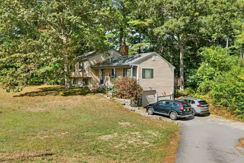 14 Amy Ln, Plymouth, MA 02360