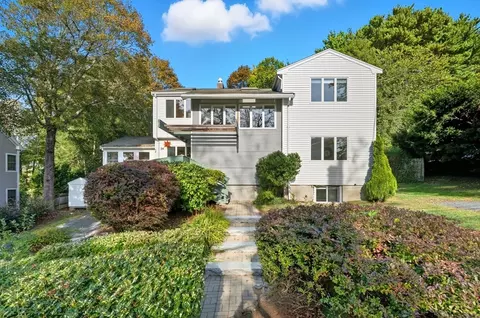 34 Oak St, Lexington, MA 02421