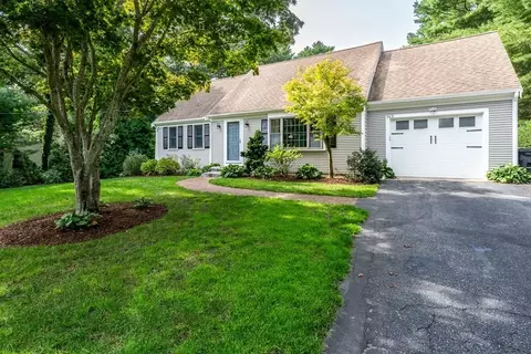 165 Concord Ln, Osterville, MA 02655