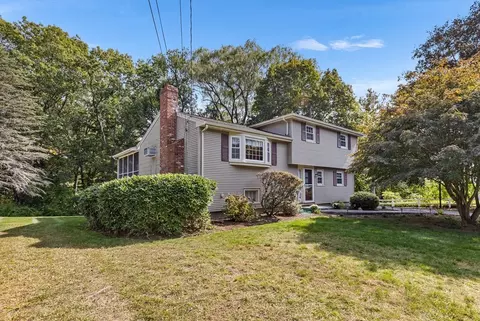 82 Joseph Rd, Framingham, MA 01701