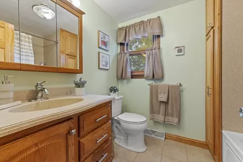 8 Mohawk Path, Bellingham, MA 02019 photo 19