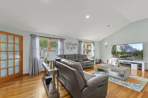 8 Mohawk Path, Bellingham, MA 02019 photo 5