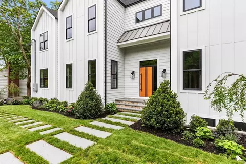37 Philip Rd, Lexington, MA 02421