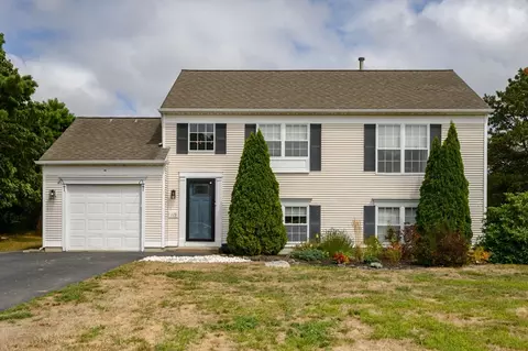 119 Nathan Ln, Plymouth, MA 02360