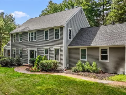56 Wiltshire Ln, Marshfield, MA 02050